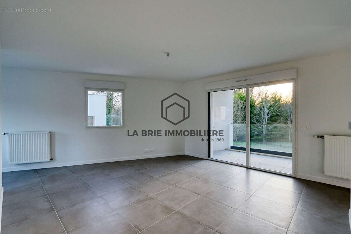 Appartement à RUBELLES