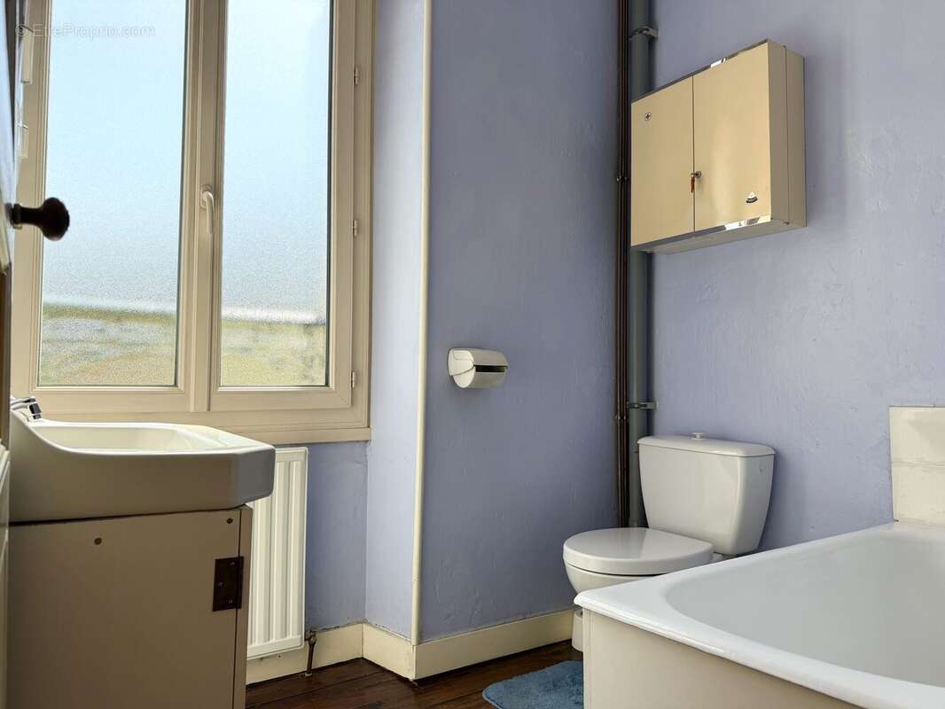 Salle de bains - Maison à BONNETABLE