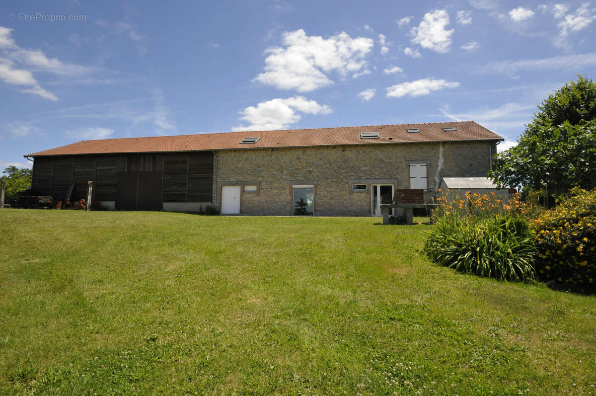 Maison à SAINT-HILAIRE-BONNEVAL