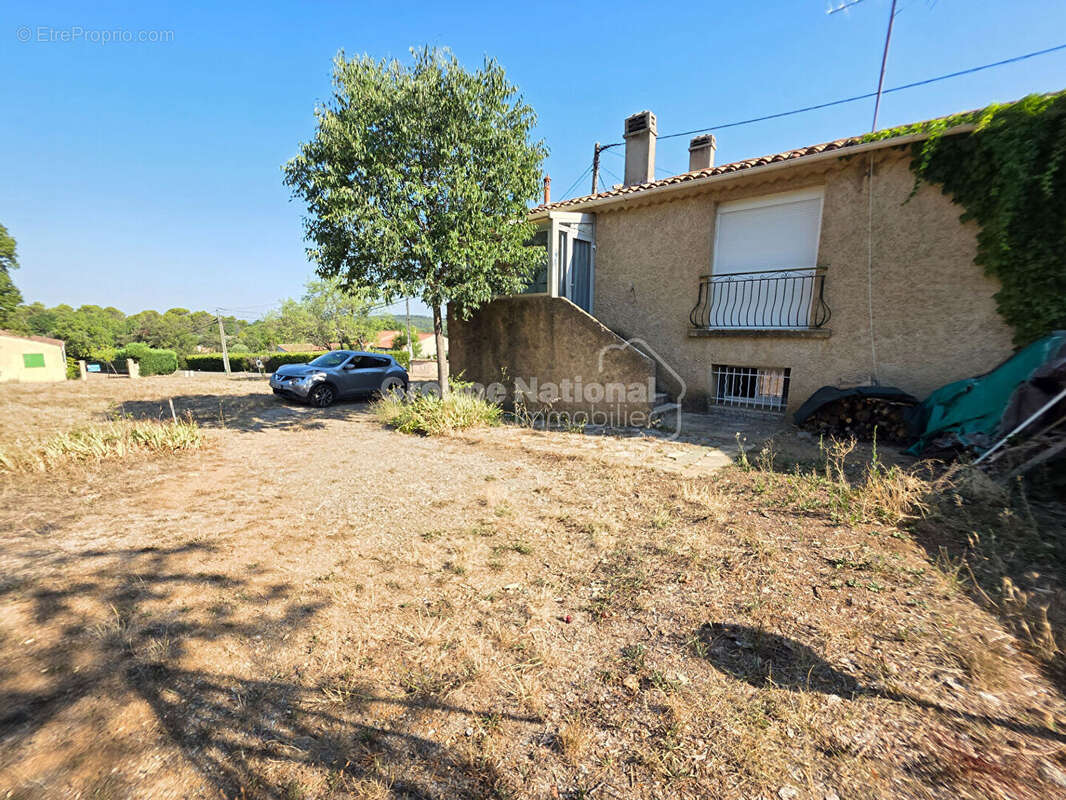 Bas de villa en campagne à Saint-Julien-le-Montagnier (83560) - photo 3