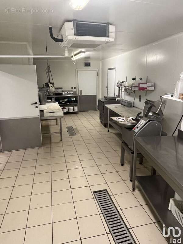 Photo 3 - Commerce à SAINT-JEAN-BREVELAY