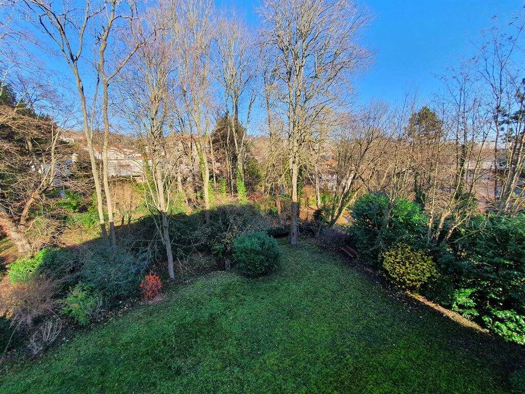 Appartement à VILLE-D'AVRAY