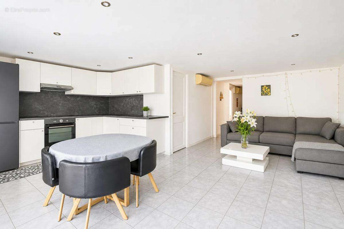 Maison de 8 pièces de 203 m² à Auriol - photo 9