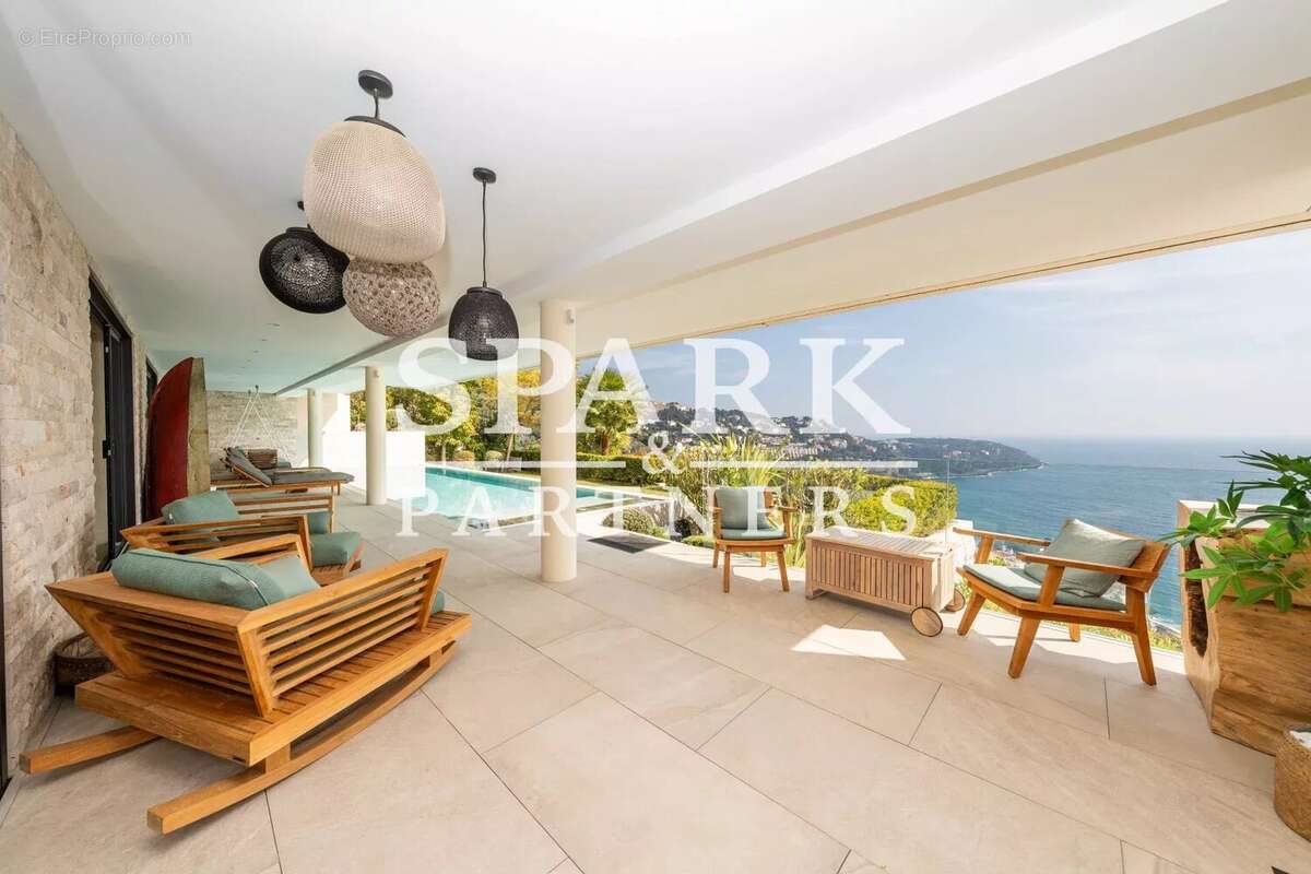 Appartement à ROQUEBRUNE-CAP-MARTIN