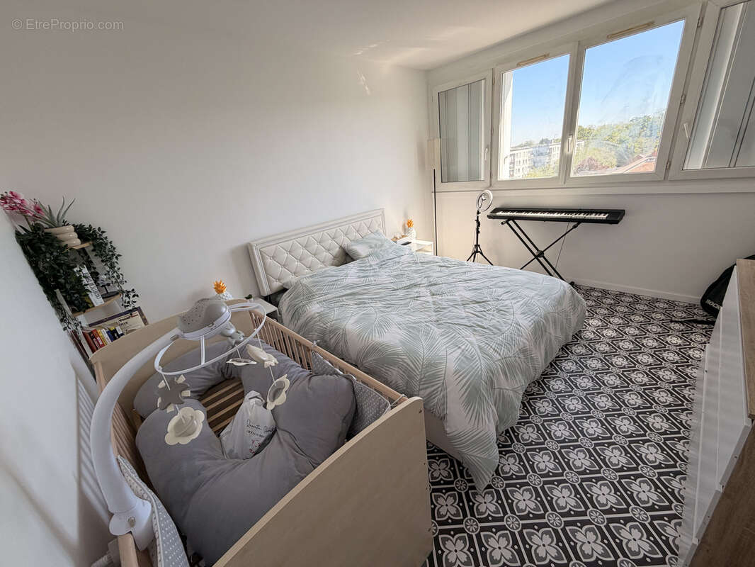 Appartement à ALLONNES