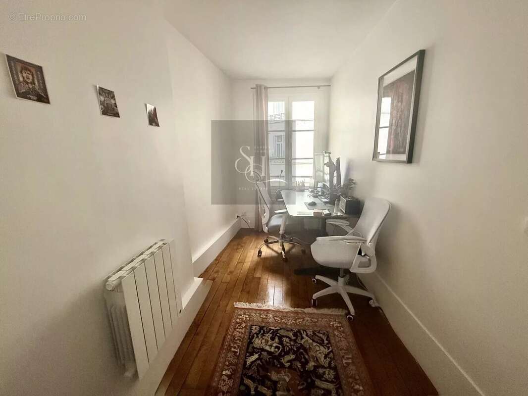 Appartement à PARIS-17E