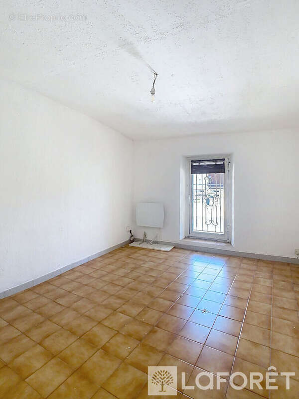 ROGNAC Maison de village de type 3 centre ville - photo 6