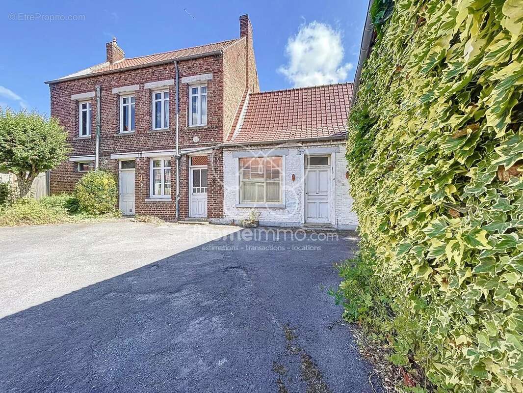 Maison à RAIMBEAUCOURT