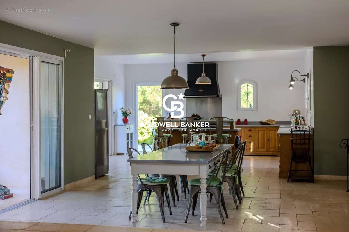 Maison à BORMES-LES-MIMOSAS