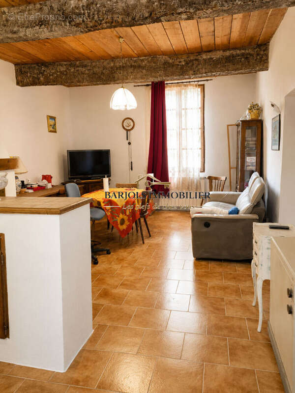 Maison à VARAGES