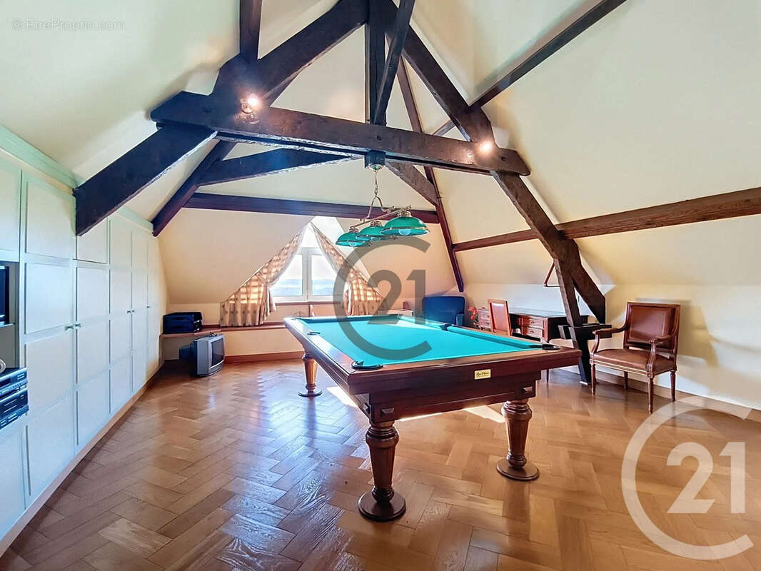 Maison 205 m² à Soucy  - photo 10