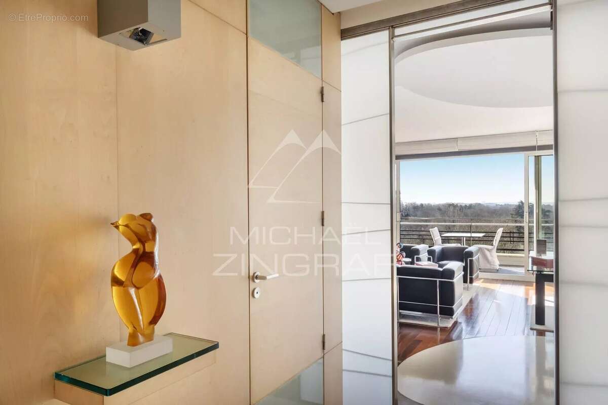 Appartement à NEUILLY-SUR-SEINE