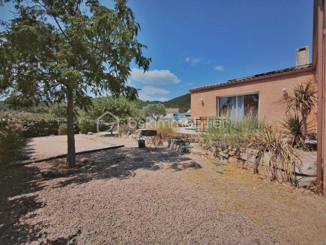 Maison contemporaine de plain-pied – 105 m² – 4 chambres – Piscine – Terrain de 875 m² - photo 12