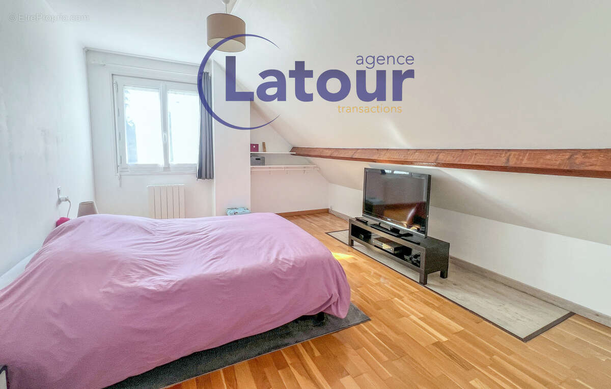PROCHE HOUDAN Maison familiale 6 pièces avec sous-sol total et dépendance - photo 7