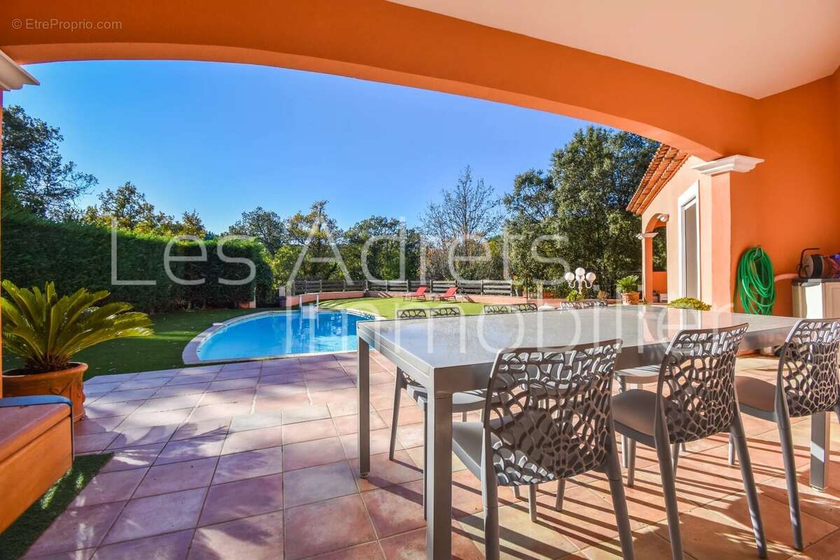 Maison à LES ADRETS-DE-L&#039;ESTEREL