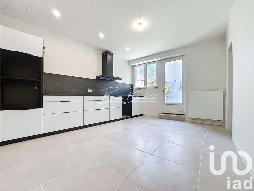 Photo 4 - Maison à LA SAUVE