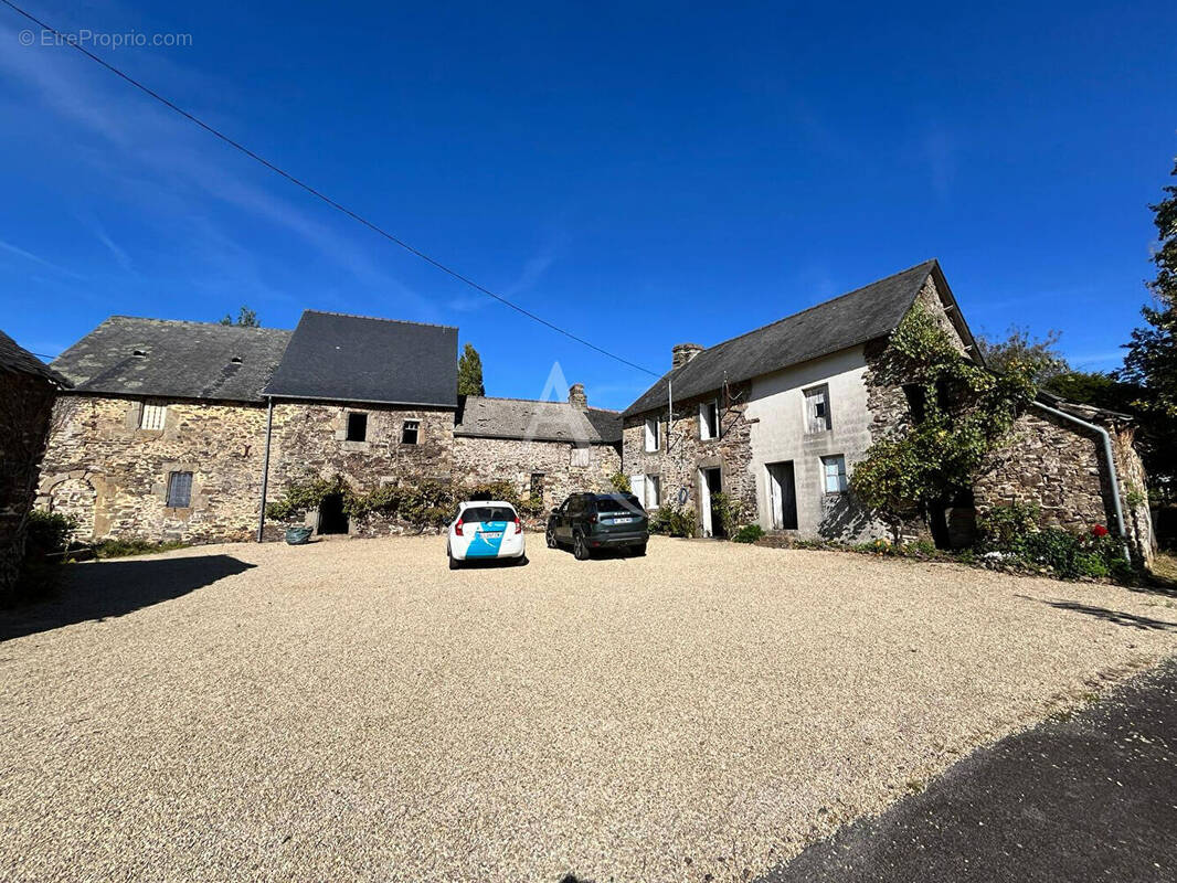 Maison à LA HAIE-TRAVERSAINE