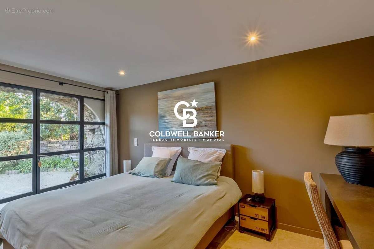 Maison à LA GARDE-FREINET