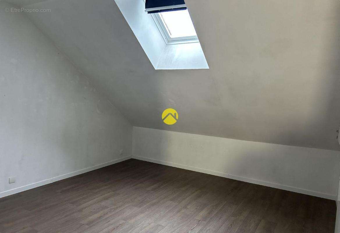 Maison à EGRISELLES-LE-BOCAGE