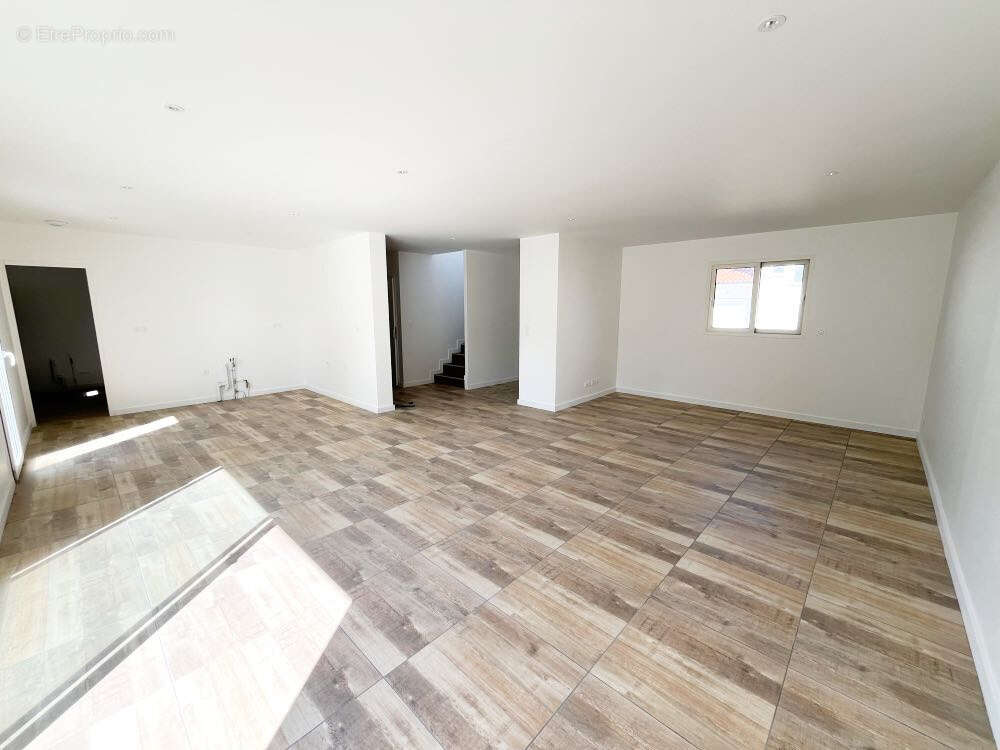 Maison à SAINT-BEAUZIRE