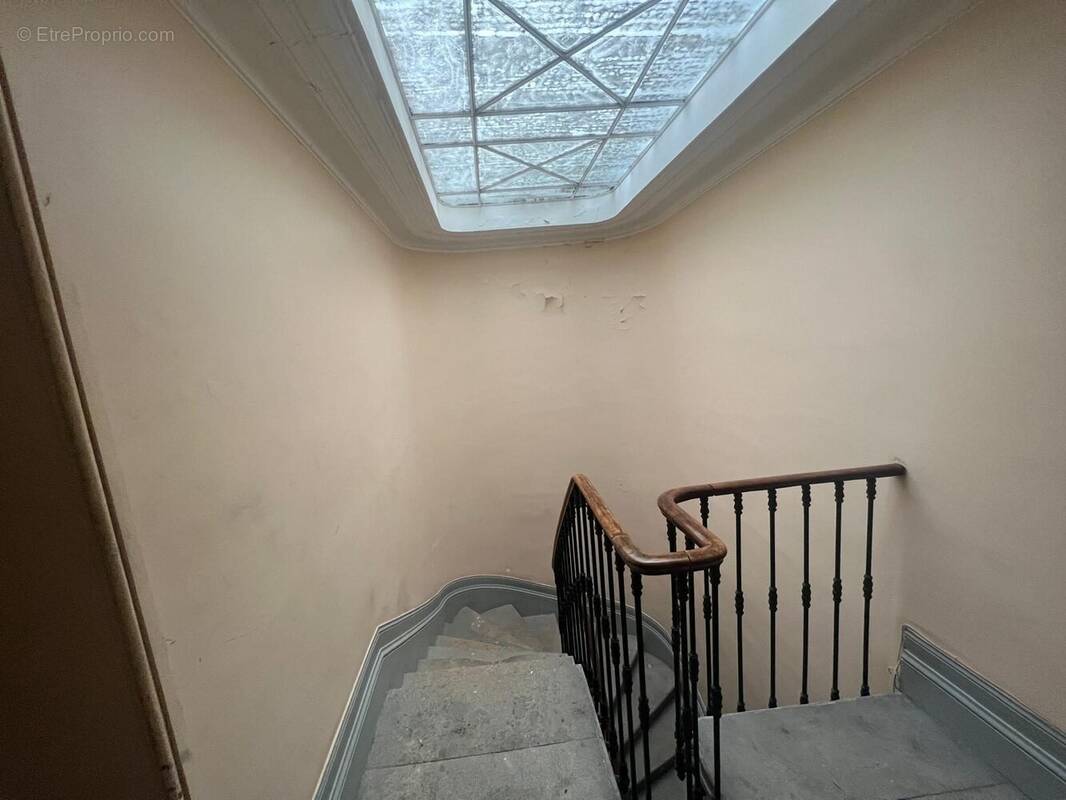 Partie communes dernier étage - Appartement à BORDEAUX