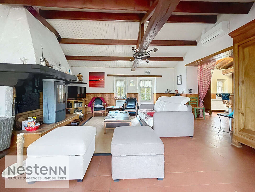 Maison à SAINT-URBAIN