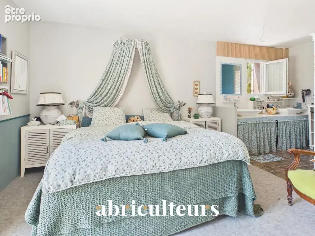 Spacieuse villa avec piscine et terrain d’environ 1 500 m² , dépendance et vue dégagée en vente à Callian (83440) - photo 9