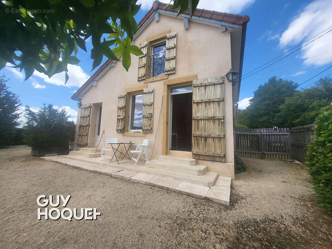 Charmante maison de caractère avec terrain paysagé et dépendances 119 m² habitables sur 1416m² de terrain - photo 2