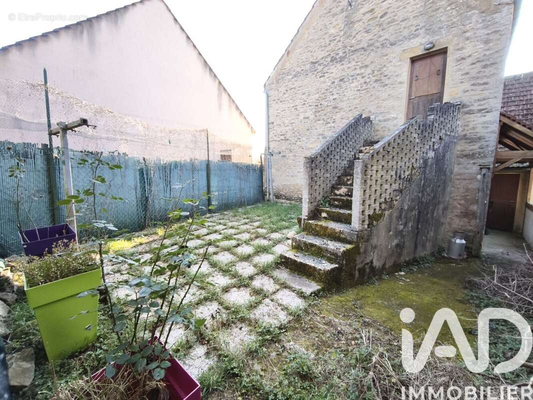 Maison 58 m² à Saint-Pere  - photo 3