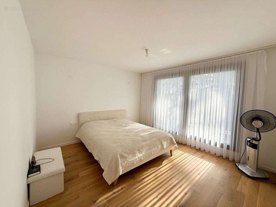 Maison à SAINTE-GENEVIEVE-DES-BOIS