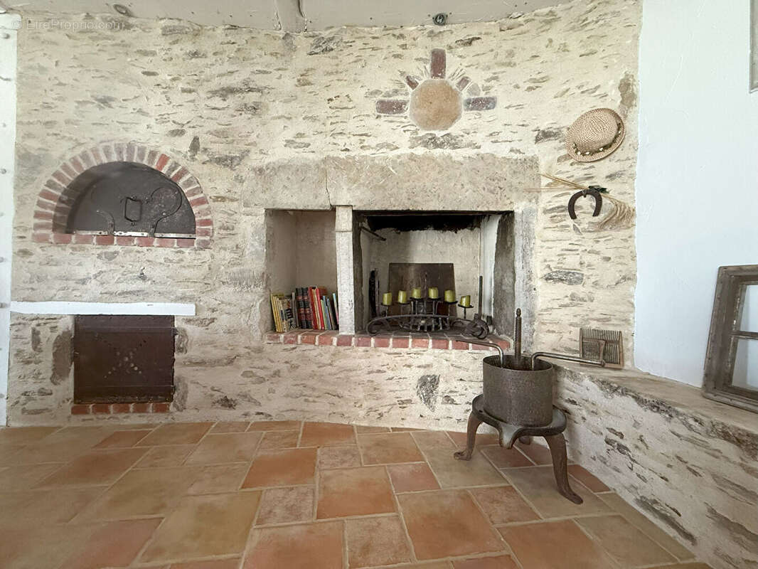 Maison à BELLENAVES