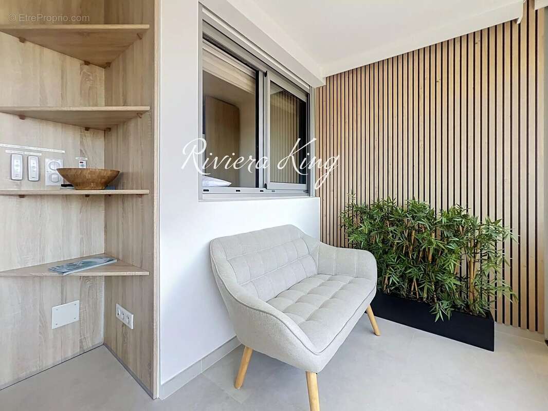 Villefranche-sur-Mer – Magnifique appartement 3P avec vue mer, piscine, parking et cave - photo 11