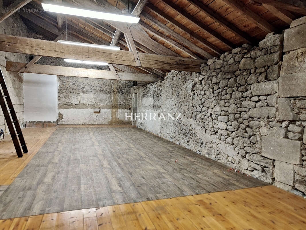Superbe longère en pierre - batisse familiale ou projet de gîte - piscine et dépendances - photo 21