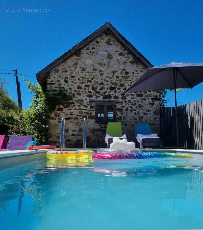 Maison à COUSSAC-BONNEVAL