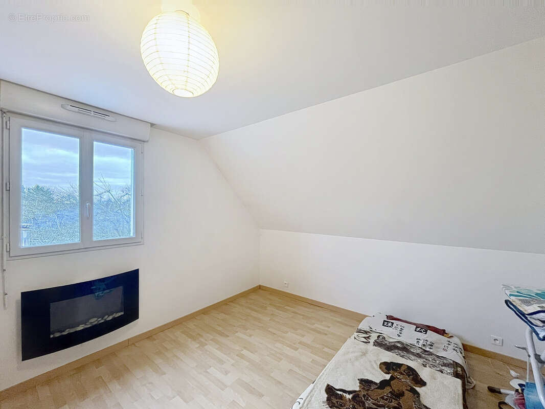 Maison à SAINT-JEAN-LES-DEUX-JUMEAUX