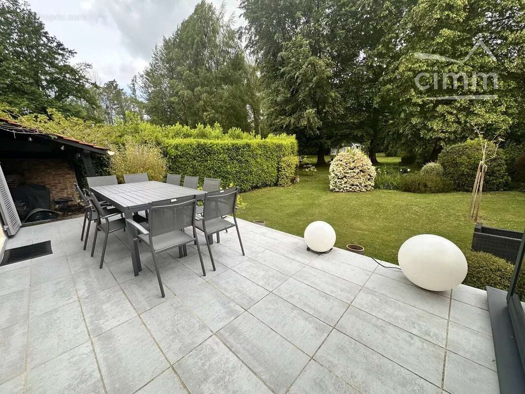 Maison à CONGIS-SUR-THEROUANNE