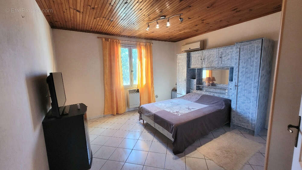 Maison à SAINTE-VALIERE