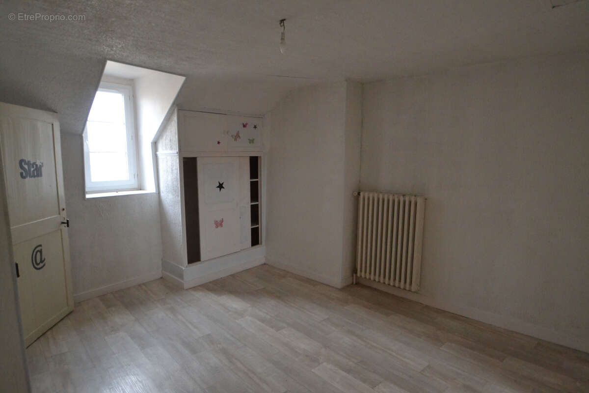 GANNAT Centre, ensemble immobilier Un local + 1 F4 - photo 6