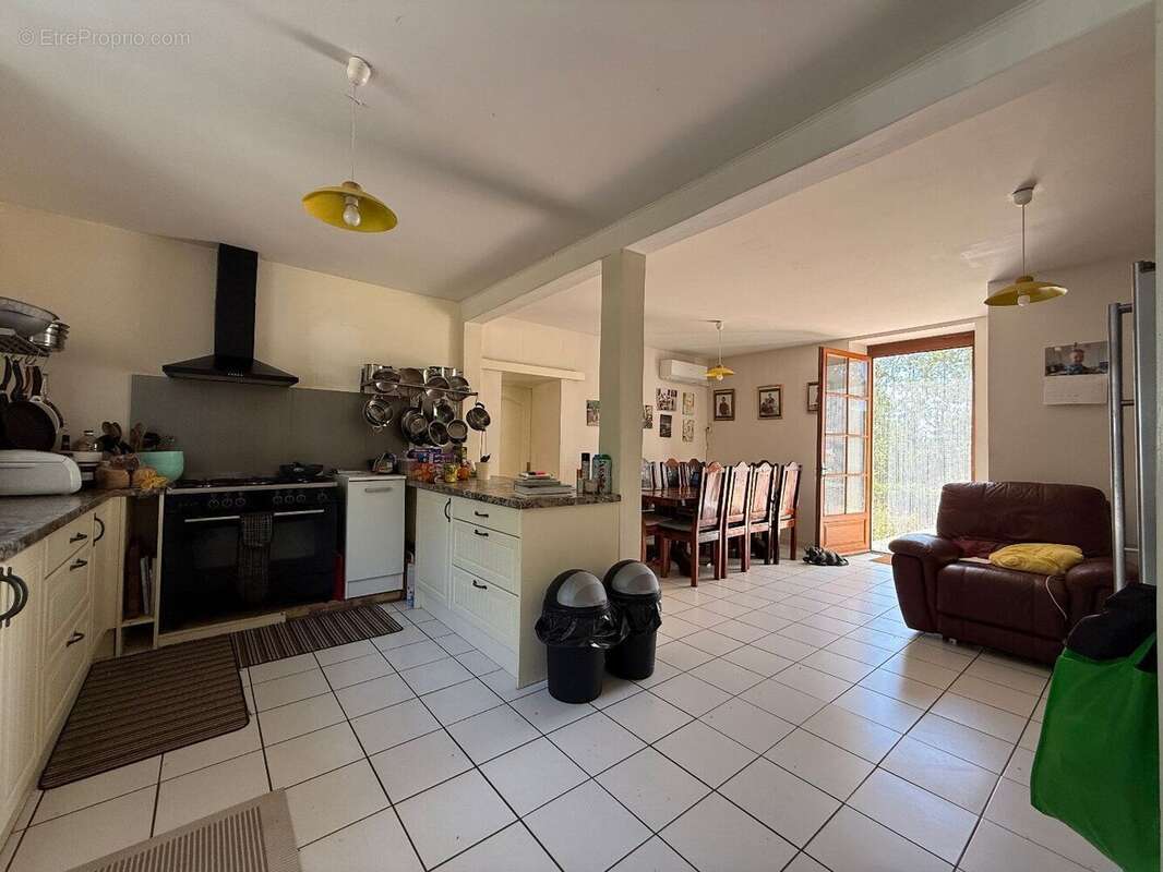 Maison à LE BOUCHAGE