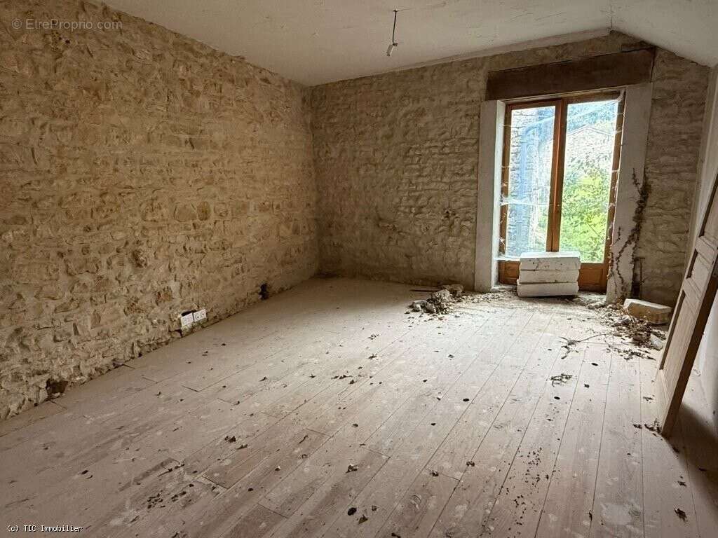 Maison à VERTEUIL-SUR-CHARENTE