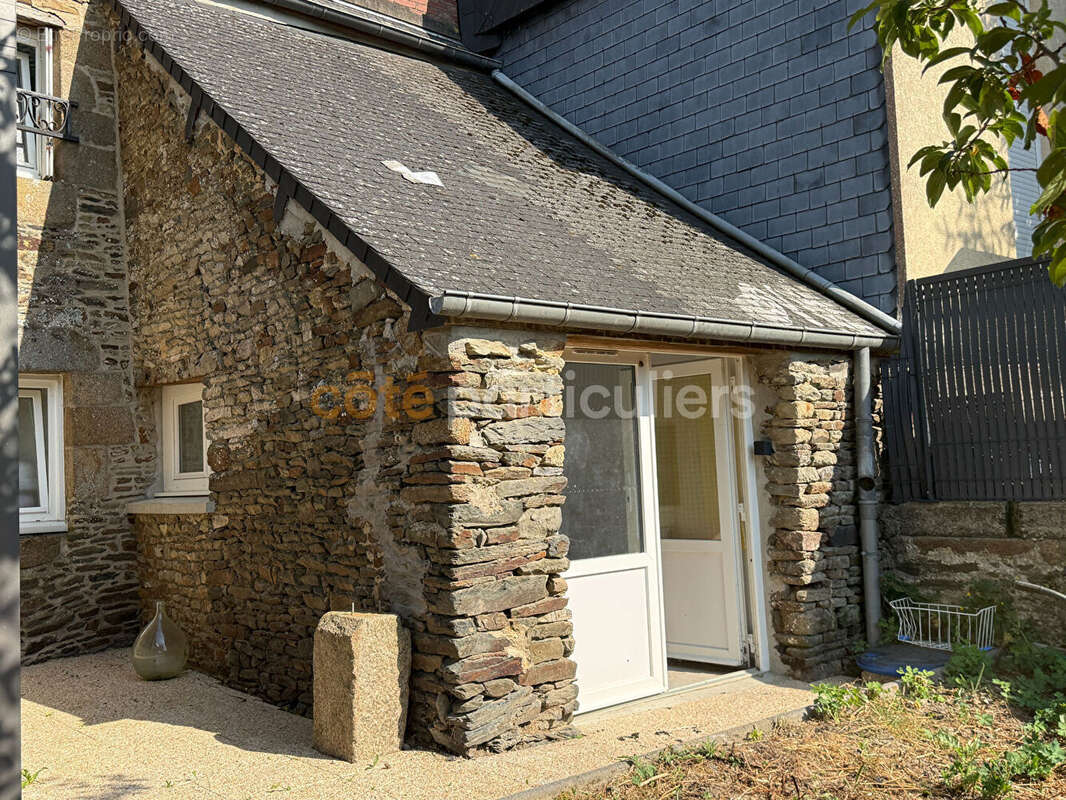 Pontorson centre ville, 132m2, vie de plain-pied , jardin clos et garage - photo 14