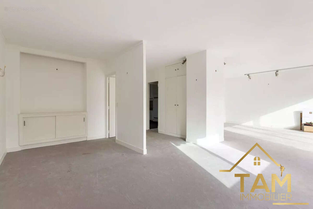 Appartement à NEUILLY-SUR-SEINE