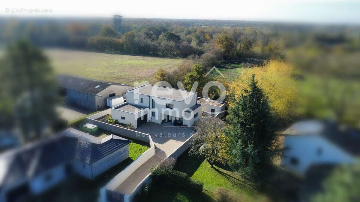 Maison à VILLARS-LES-DOMBES