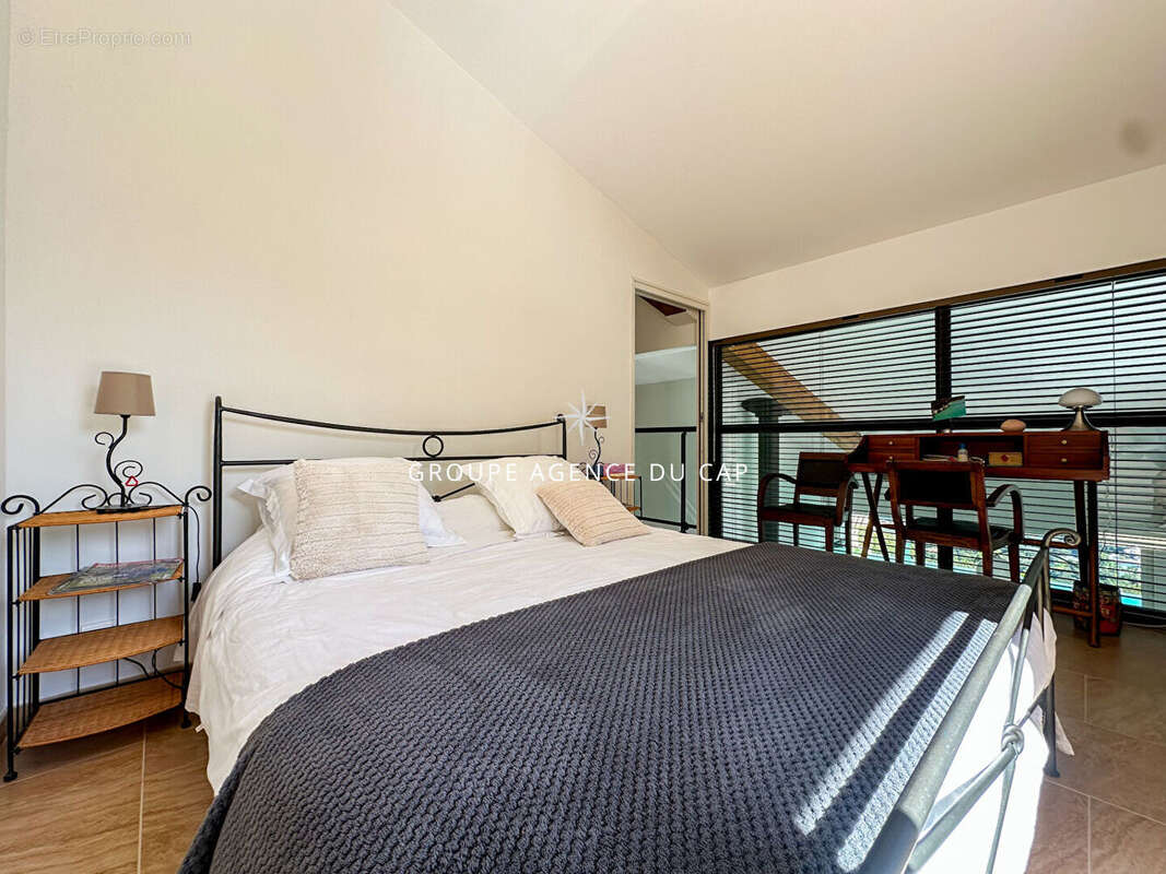 Maison à LES ISSAMBRES