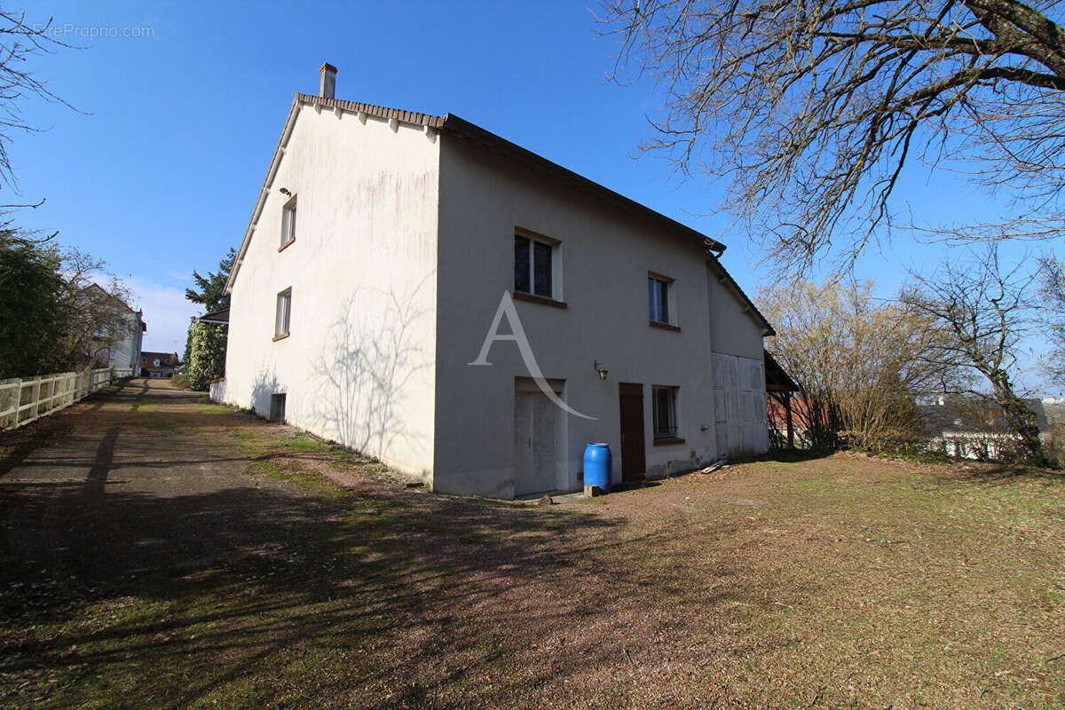 Maison à SAINT-GERVAIS-LA-FORET