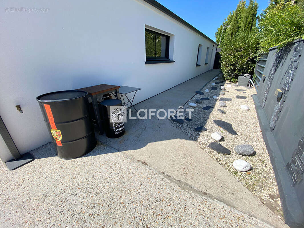 Maison à SAINT-JEAN-D'ILLAC