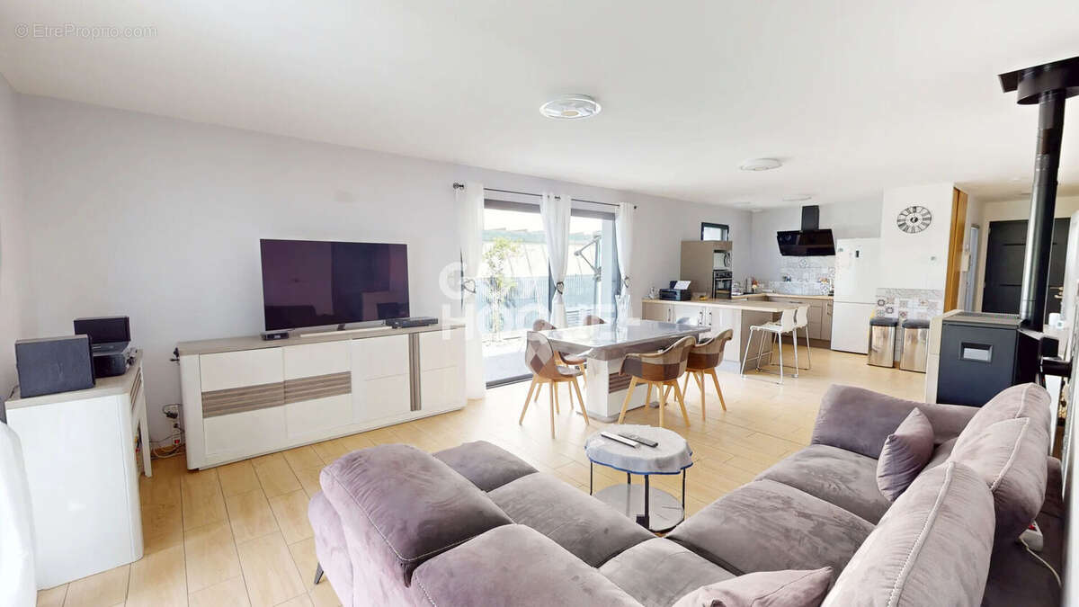 Maison de plain-pied - Ducey-les-Chéris - 6 pièces - 106 m² - photo 3