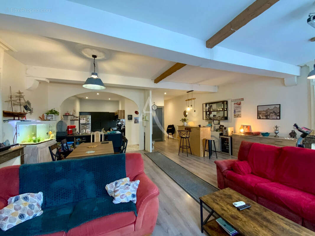 Immeuble mixte commercial et habitation - photo 4