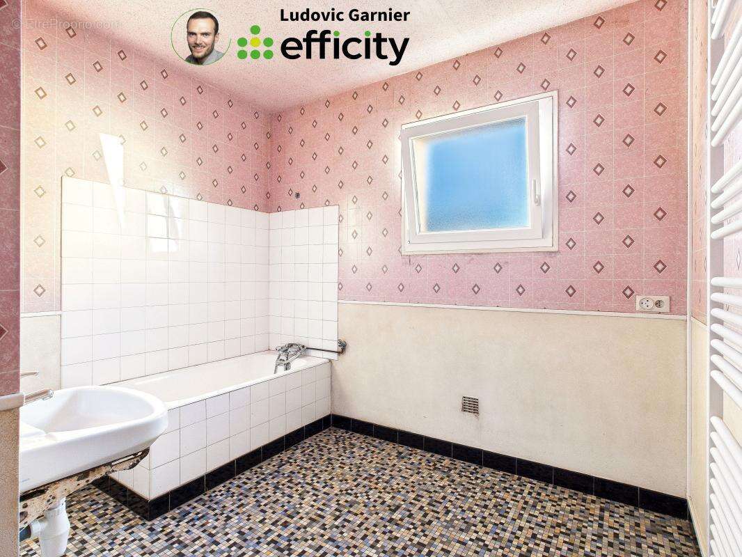 Maison à SAINT-HILAIRE-DU-HARCOUET