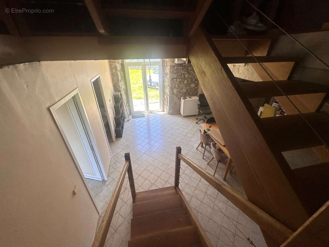 Maison sur Arudy, bien atypique avec de nombreuses possibilités. Isolé de tout, cadre de vie magnifique. - photo 12